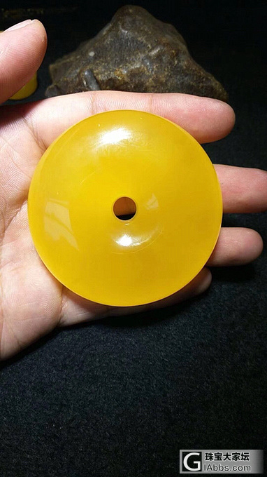 镯心扣一枚_挂件蜜蜡