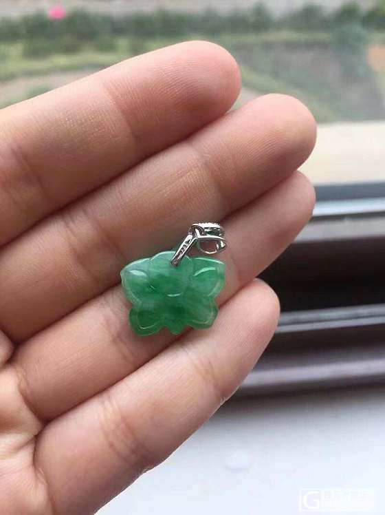 高性价比翡翠石榴石，都小百_珠串挂件石榴石翡翠