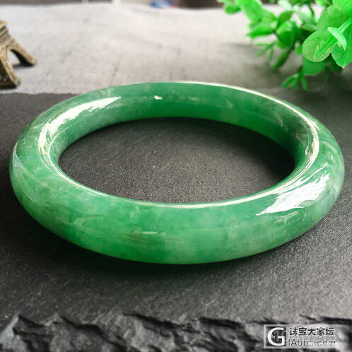 满绿翡翠圆镯_手镯翡翠
