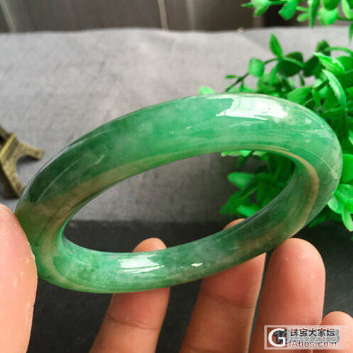 满绿翡翠圆镯_手镯翡翠