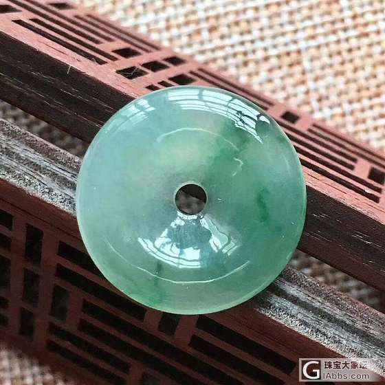 苹果手机实拍。手镯挂件_挂件手镯翡翠