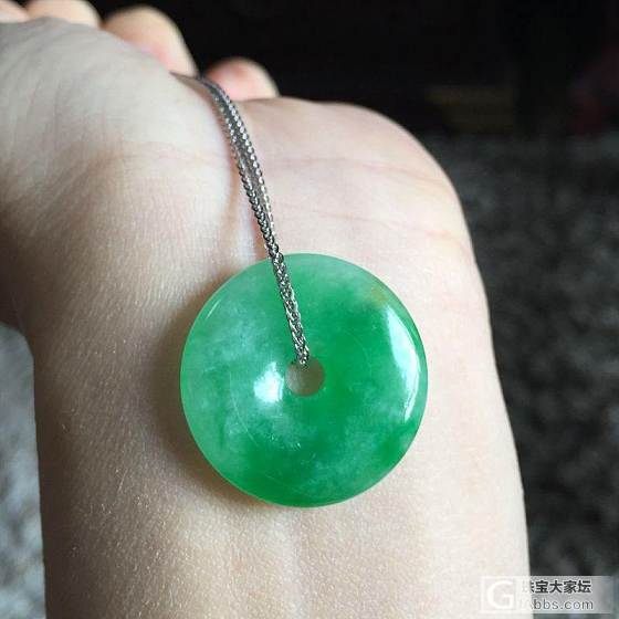 满绿辣色平安扣_平安扣翡翠