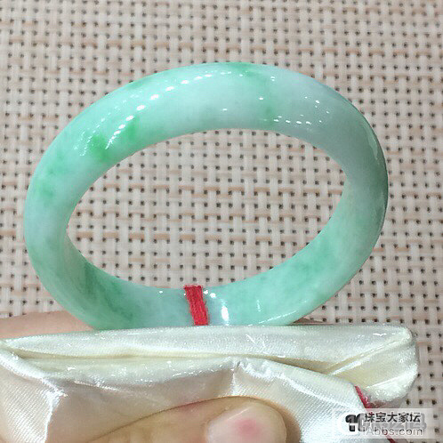 要51圈口的白底青_手镯翡翠