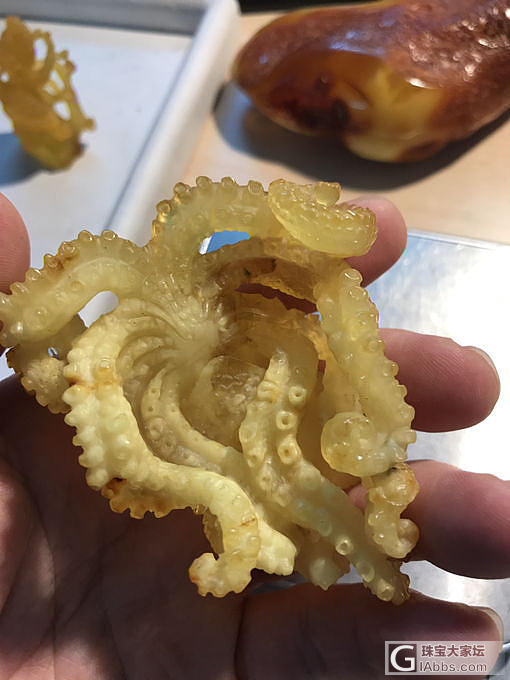 蜜蜡章鱼🐙_雕刻琥珀蜜蜡