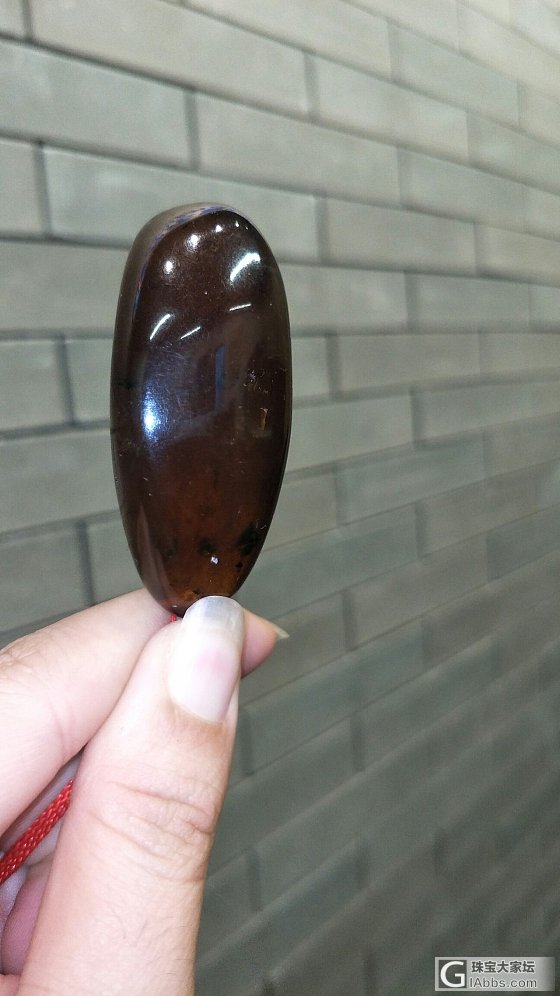 缅甸综珀，在阳光下看透明，实物是在室内拍带微紫色，综珀带少少杂质，是综珀毛料打磨..._挂件琥珀