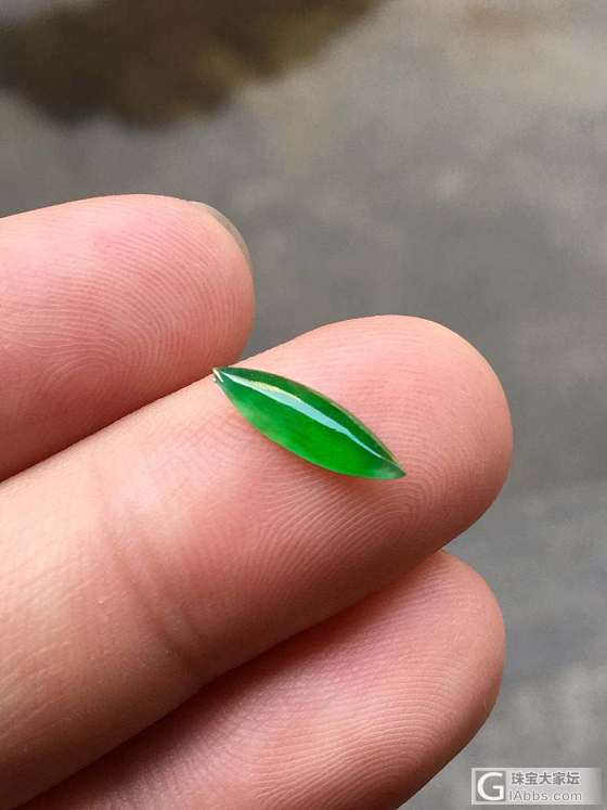 出个翡翠绿马眼_戒面翡翠
