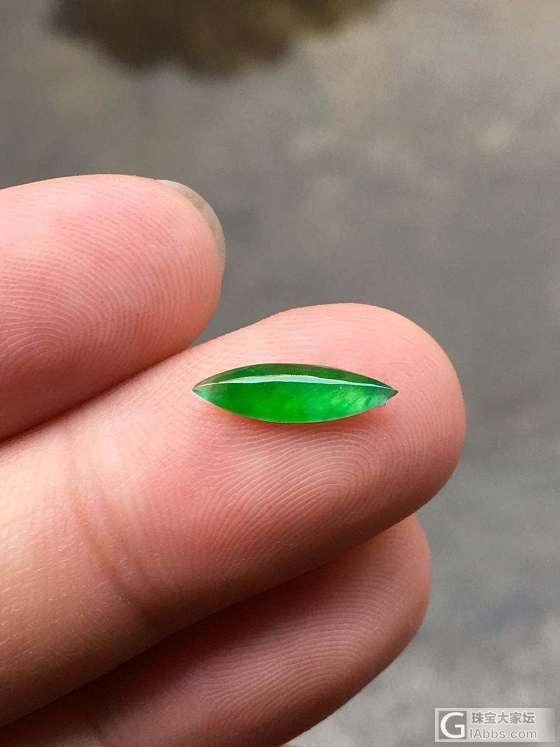 出个翡翠绿马眼_戒面翡翠
