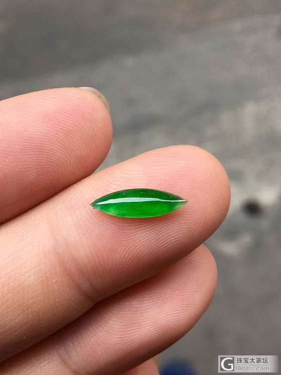 出个翡翠绿马眼_戒面翡翠