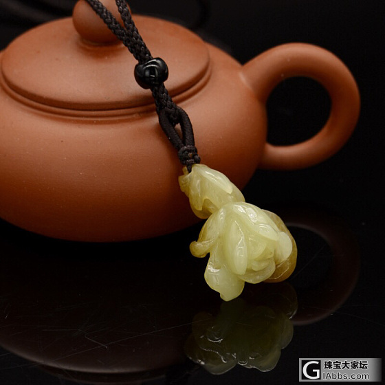 爱她就送她永不凋谢的玫瑰🌹😊吧_岫岩玉挂件