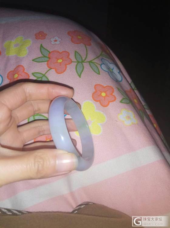 这个镯子大家看看值多少钱_手镯翡翠