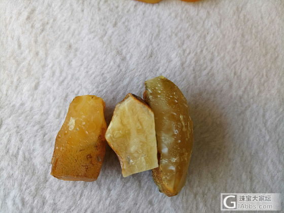 闲置俄料原矿天然蜜蜡配饰还有俩绿松 都是自己磨的 便宜出_翡翠珠串挂件和田玉配件蜜蜡