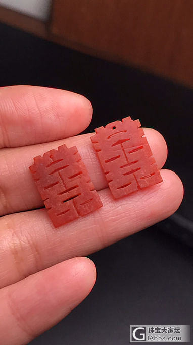 最近红翡很流行，有人喜欢吗_戒面翡翠