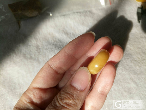 闲置俄料原矿天然蜜蜡配饰还有俩绿松 都是自己磨的 便宜出_翡翠珠串挂件和田玉配件蜜蜡
