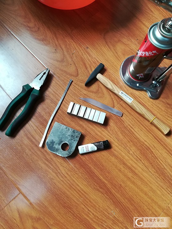 突然兴起，自己学着打制银手镯_金工