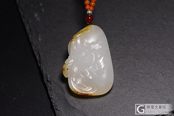 红皮白肉独籽 海派玉雕郑奇大师 牡丹花开 富贵来_玉工