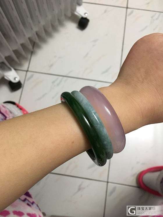 试着出几个镯子_玉髓