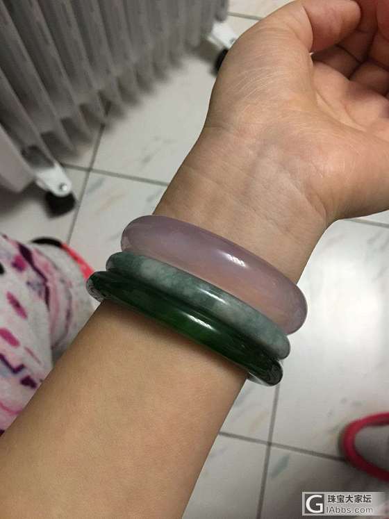 试着出几个镯子_玉髓