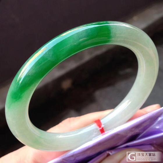 【腕上春】翡翠手镯，那半节浓绿_手镯翡翠