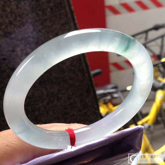 超级冰的翡翠手镯，冰清玉洁再美不过_手镯翡翠