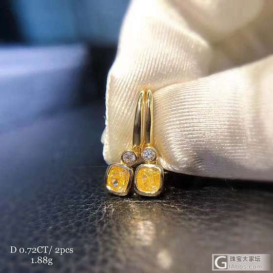 *成品黄钻耳钉*          
参数：主石0.72CT/2  货重1.88..._耳环彩钻