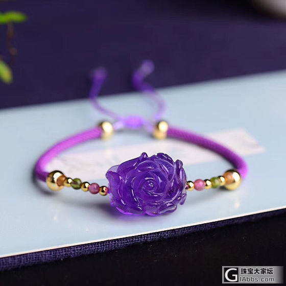 天然紫水晶花朵🌺手链，清新典雅，甜美可人，上手美美哒。纯手工编织，简单大方，时尚..._紫水晶