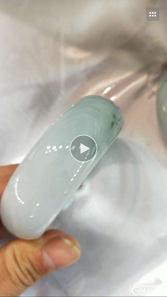 亲们，给点意见，这样的飘花手镯可好？_翡翠