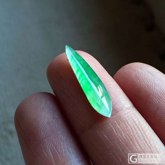清新阳绿随形戒面，种水很好，很阳_戒面翡翠