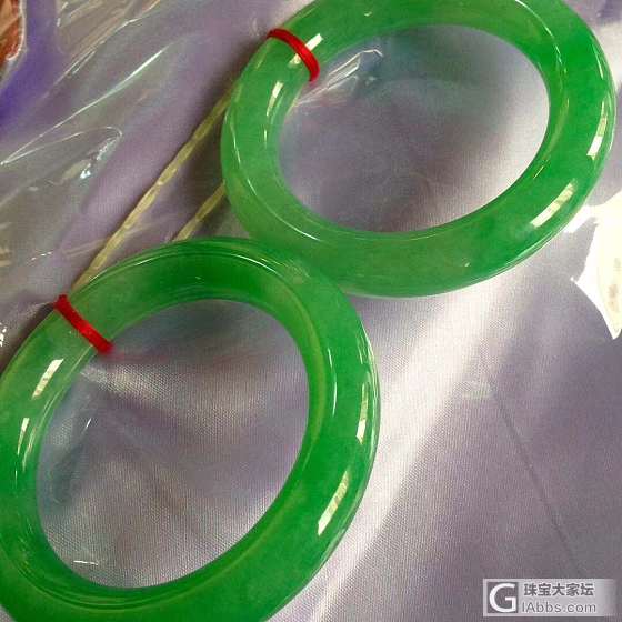翡翠满色翠绿手镯对镯收藏品_手镯翡翠