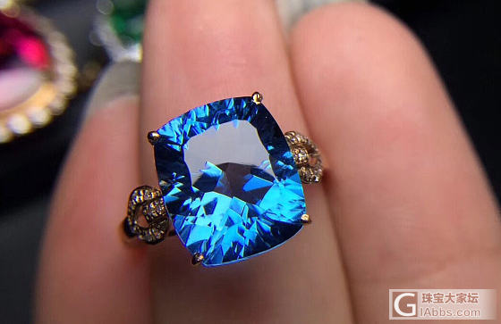 天然托帕石戒指18K金镶嵌配钻石💎裸石：7.6ct 钻石：20颗 总重：2.32..._戒指托帕石首饰