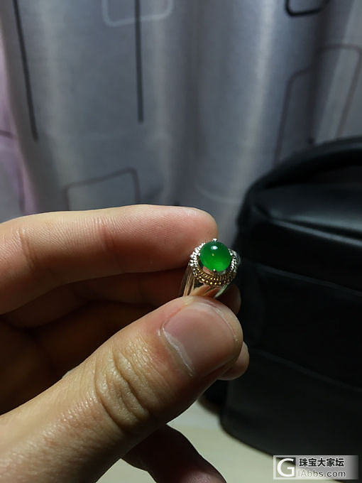 错过上次那颗小绿的可以看看这颗_蛋面翡翠