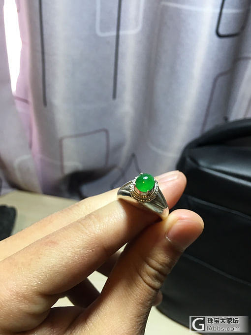 错过上次那颗小绿的可以看看这颗_蛋面翡翠