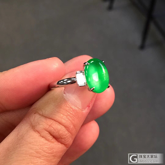 绿灯泡_蛋面翡翠