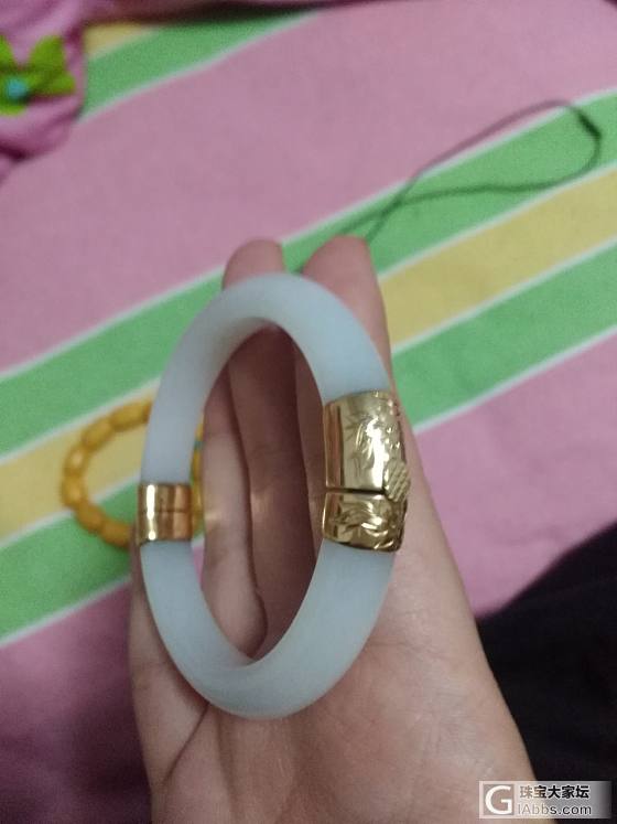 晒晒最近戴的首饰_蜜蜡挂件手镯和田玉
