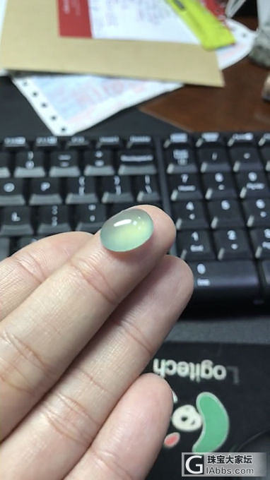 大家好，我是新人一枚。向大家学习。
请问这件大概多少钱_蛋面翡翠