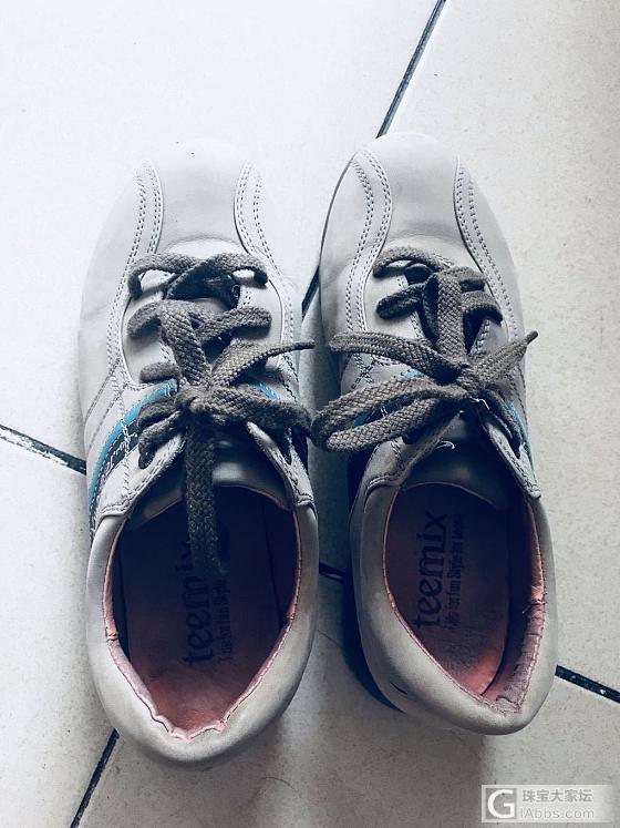 衣服鞋子围巾各种很多超低价出_穿搭