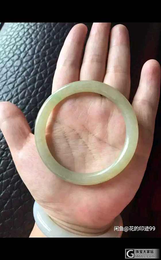 翡翠冰种圆条镯 尺寸内径53cm，条宽7.5cm，冰种圆条镯，老种起胶，胶感十足..._手镯翡翠