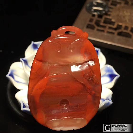 南红雕刻 如鱼得水柿子红_挂件南红