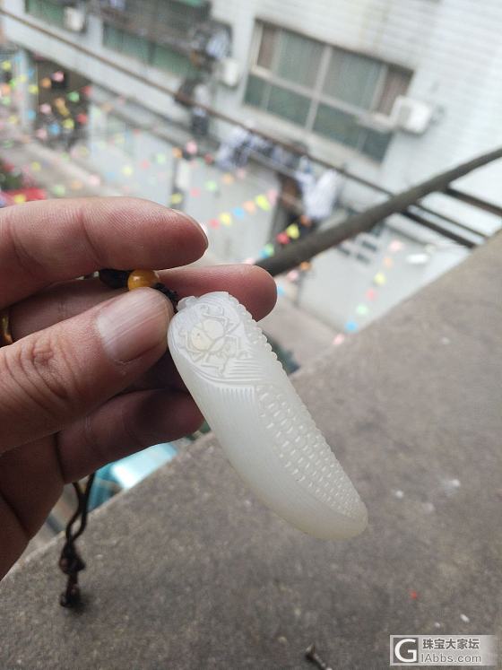 送礼最佳的籽料挂坠_和田玉
