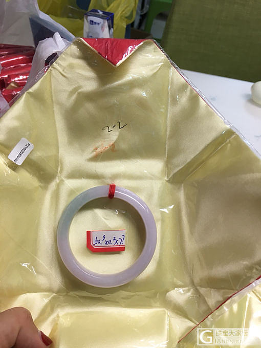平洲玉器街检测镯子顺便拿的，贱卖，只希望快点出！价格两千以下，几百也有_翡翠