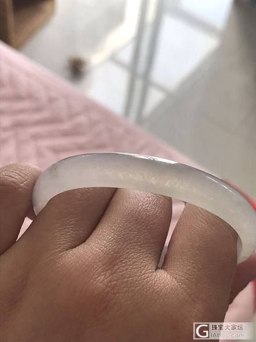 出两个小镯子_手镯翡翠