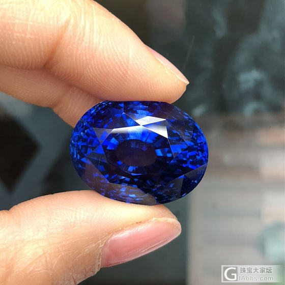 60克拉多，够大够气派吧_刻面宝石名贵宝石