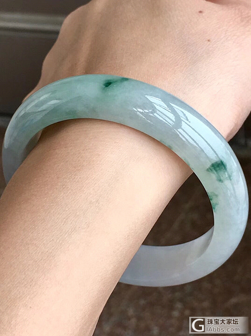 种飘花宽边手镯_手镯翡翠