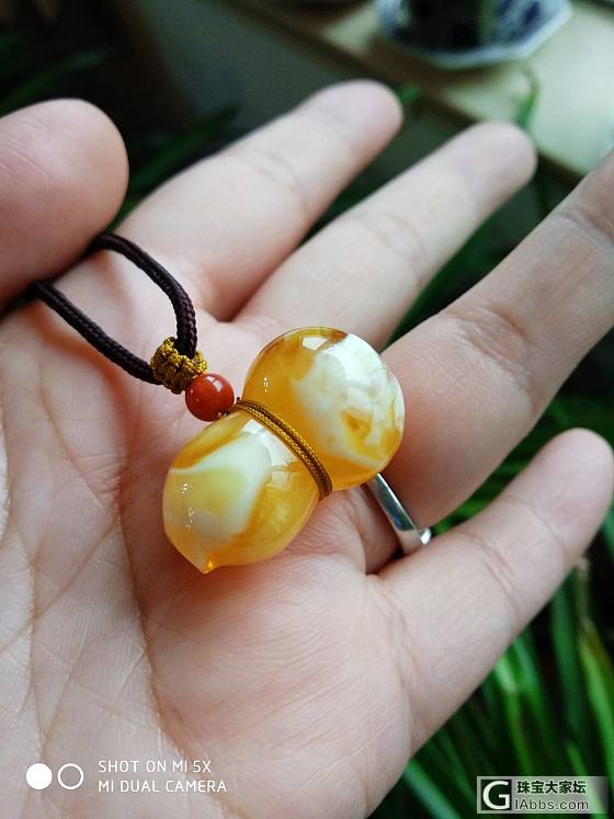 红红绿绿黄黄，好热闹_珠串菩提子琥珀蜜蜡南红和田玉