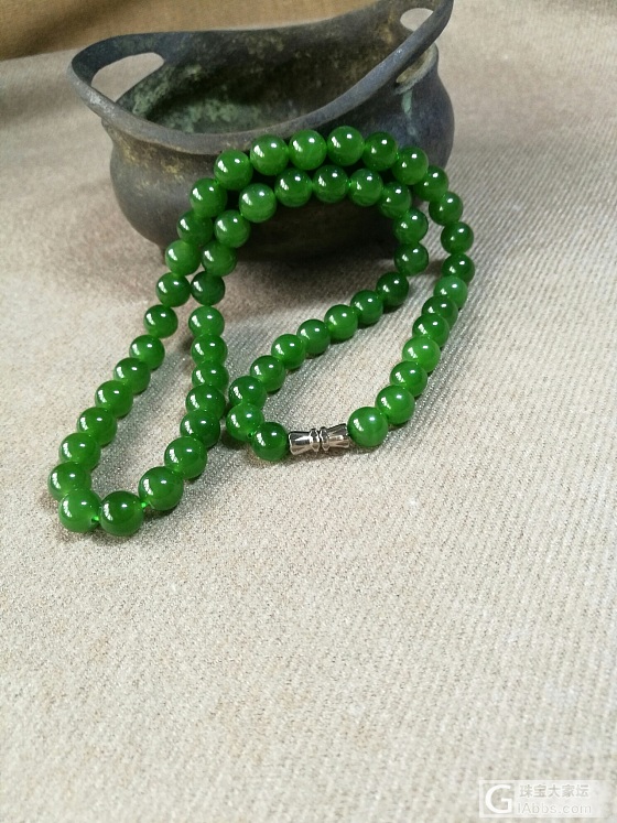 😊俄碧玉艳丽阳绿项链_珠串碧玉