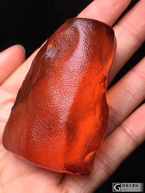 稀有血珀色原石，天然牌型，打孔即戴_挂件琥珀