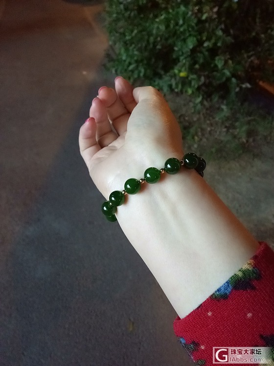 回家路上，晒个今天戴的碧玉手链_手链碧玉珠串和田玉