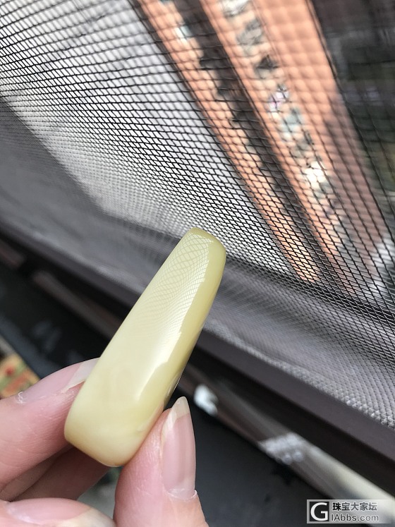 一块带拉丝荧光的蜜蜡7克多，一条21克多紫水晶。都有证书_珠串紫水晶挂件琥珀蜜蜡