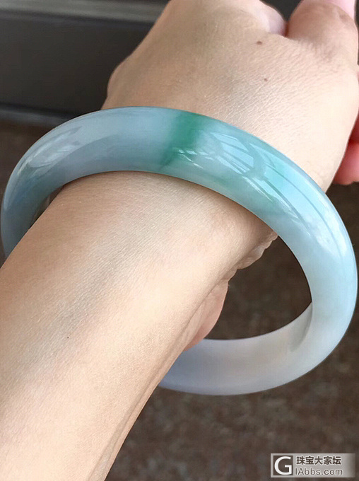 冰糯种飘花宽边手镯_手镯翡翠