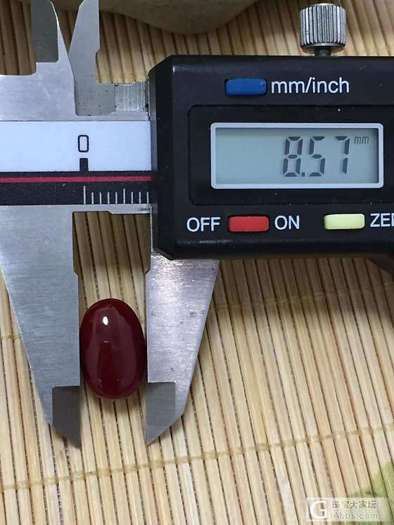 天然日本阿卡黑牛血红珊瑚戒面,珊瑚重：1.03克 专业批发阿卡_蛋面珊瑚