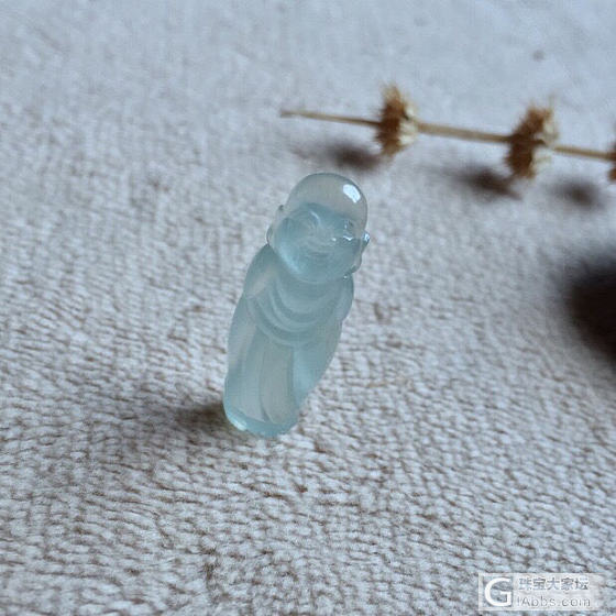 冰冰透透的小沙弥_挂件翡翠